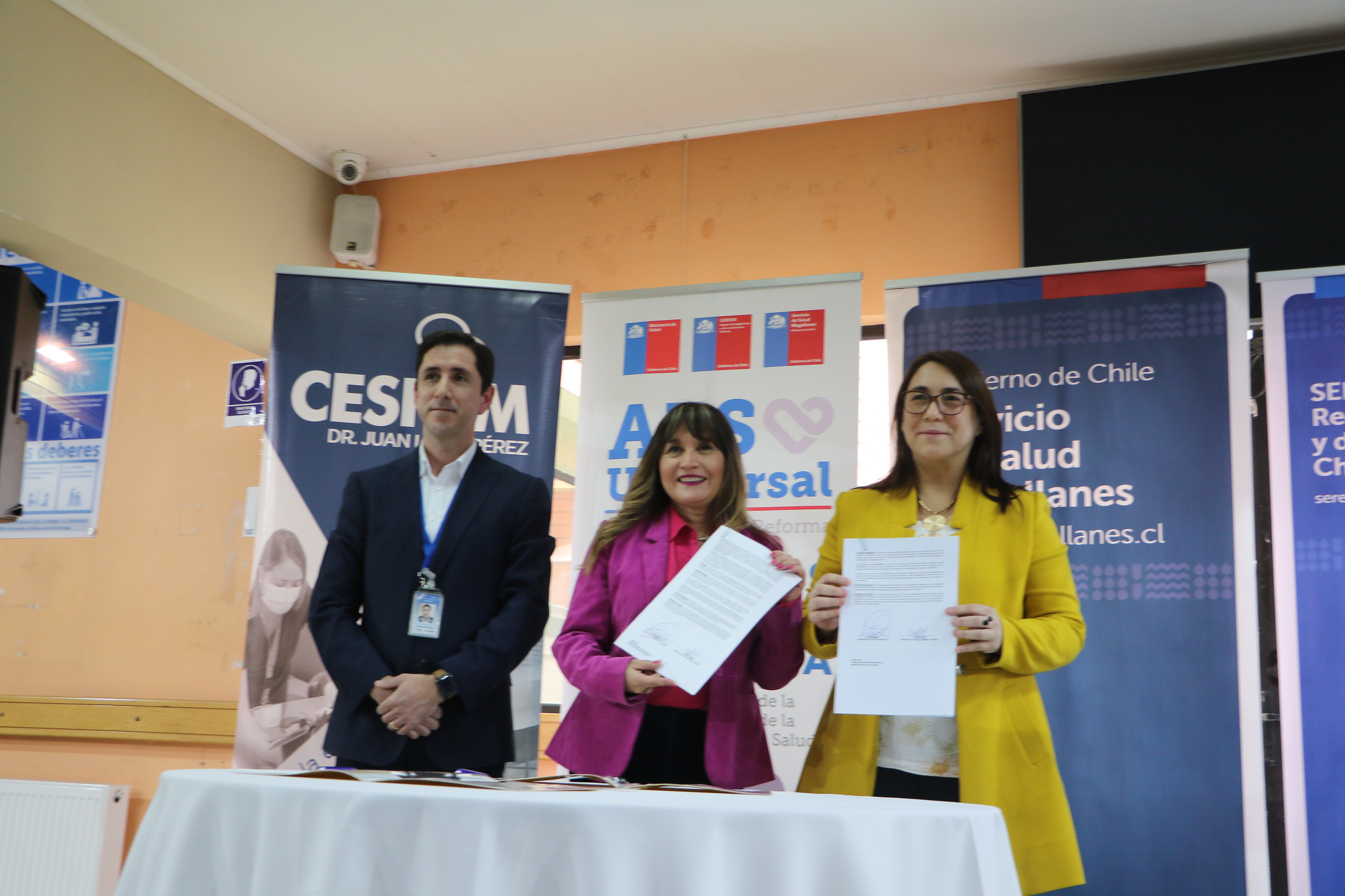 Municipalidad de Natales y Servicio de Salud firmaron convenio para universalización de la Atención Primaria en la comuna